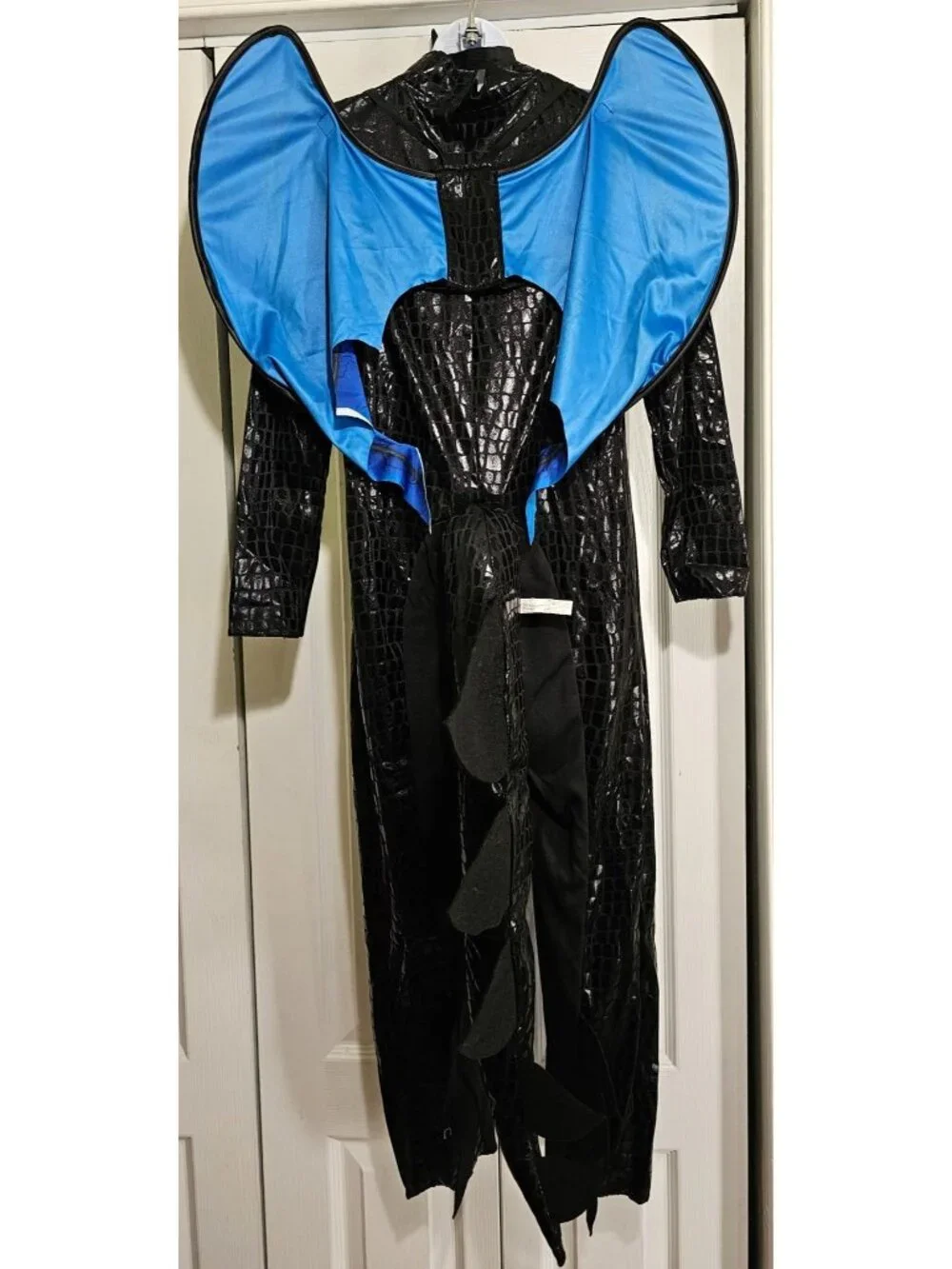 Deadly Dragon Kids Costume Black Blue scales Mask Tail Wings Halloween Boys XL - Picture 5 of 6